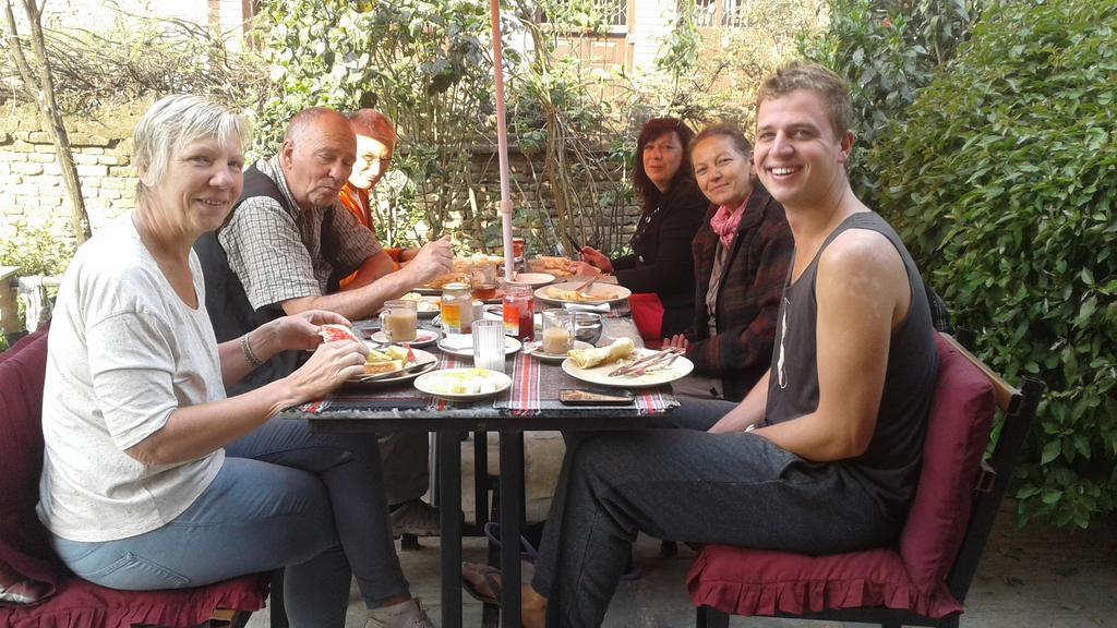Pradhan House - Home Stay With Garden Bhatgoan Dış mekan fotoğraf